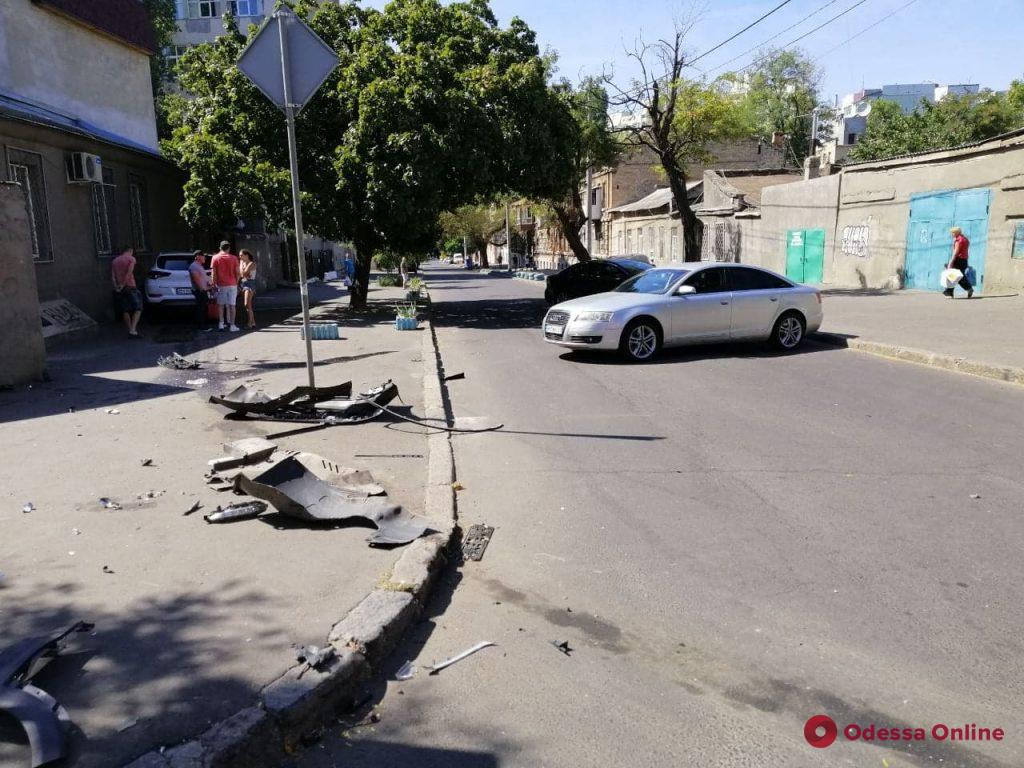 ДТП на Пишоновской: Hyundai врезался в дом