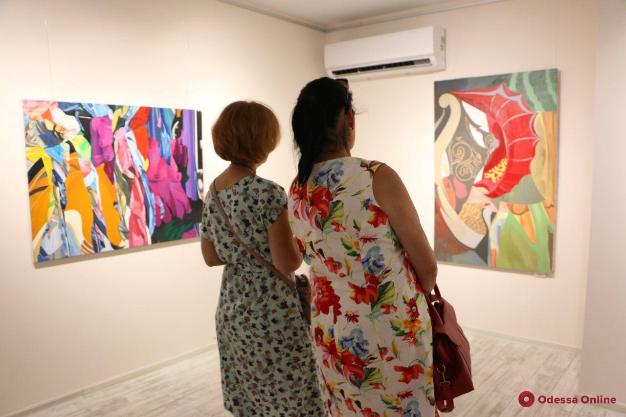 В Одессе открылась выставка абстрактного сюрреализма (фото)