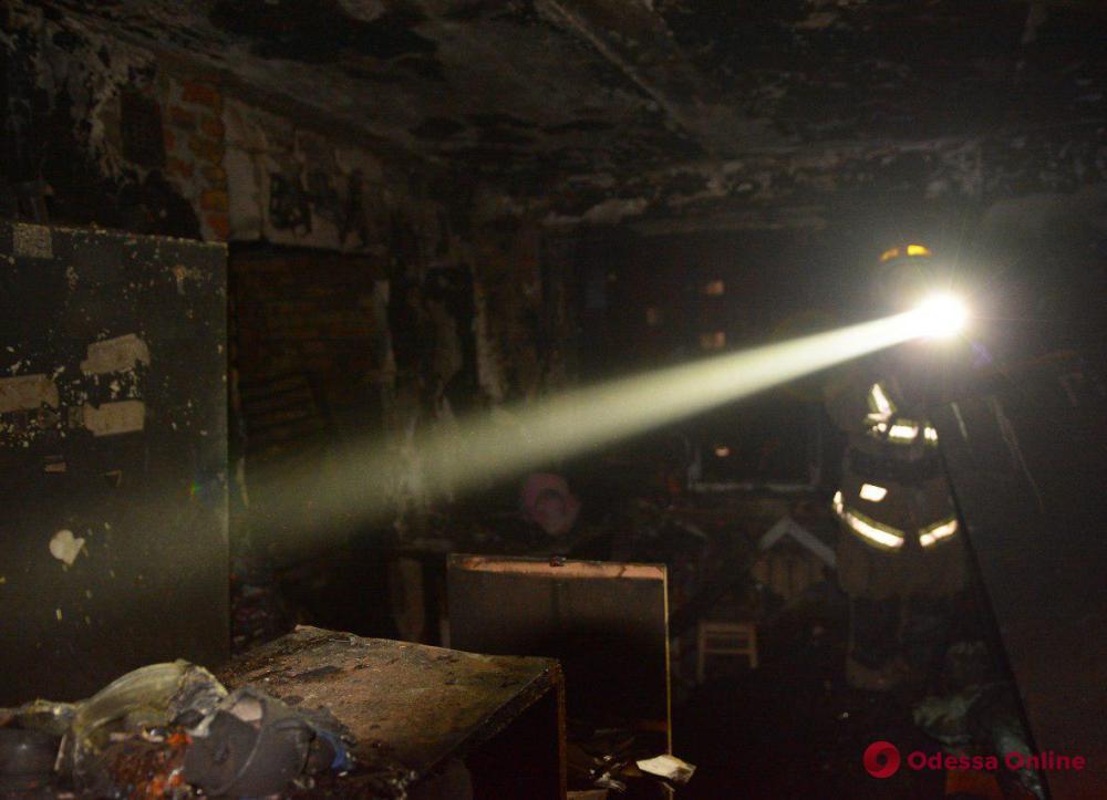 На поселке Котовского горело общежитие