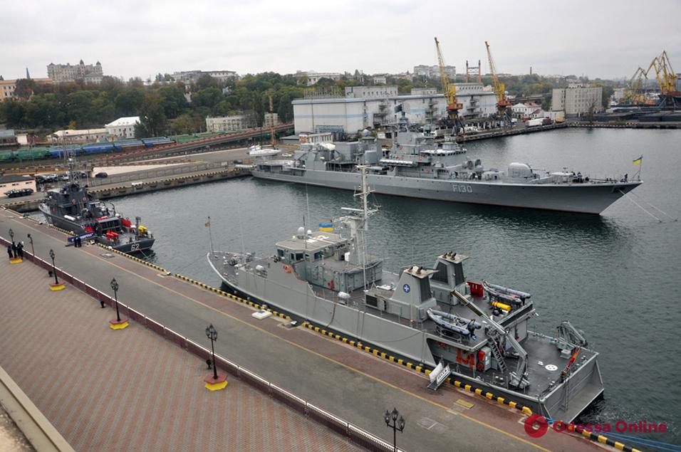 В Одесском порту пришвартовались четыре корабля НАТО