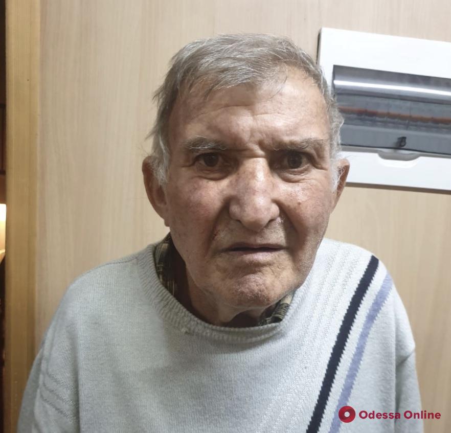 Одесская полиция просит опознать пожилого мужчину (обновлено)