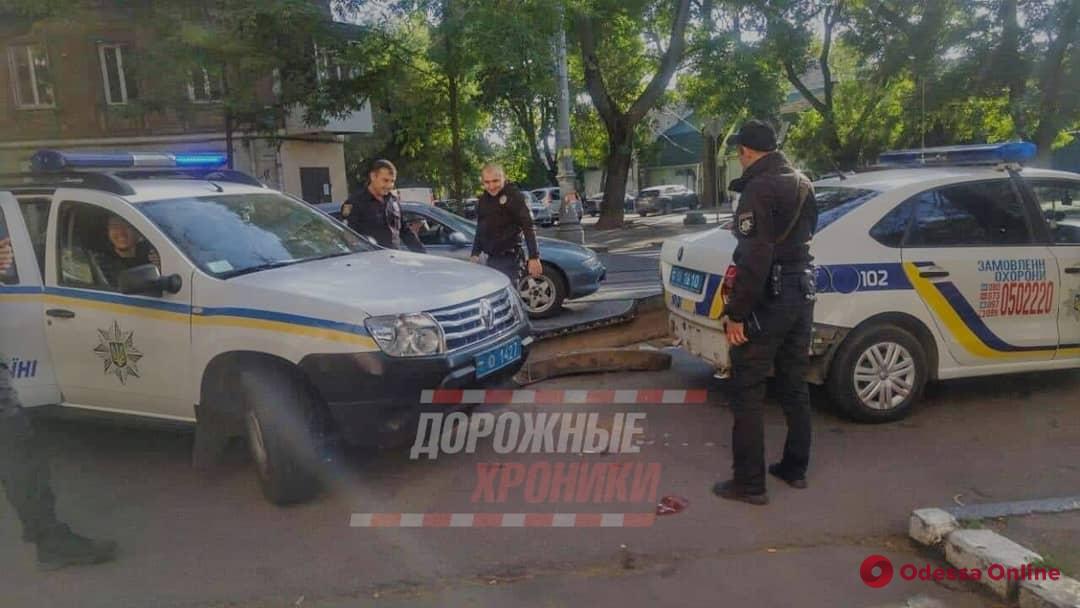 На Молдаванке столкнулись две полицейские машины