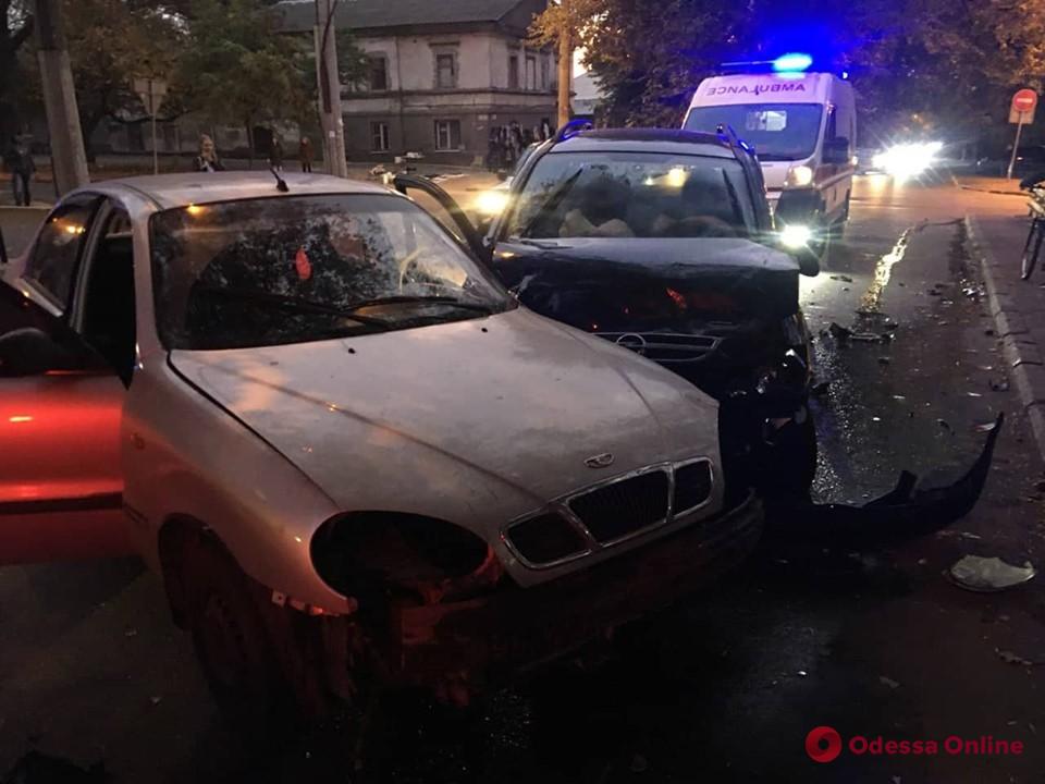 В тройном ДТП на Молдаванке пострадали два человека