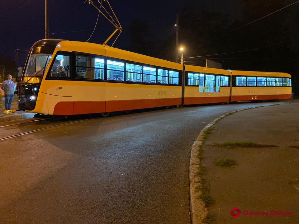 Новый трехсекционный трамвай «Одиссей-Макс» вышел на улицы города