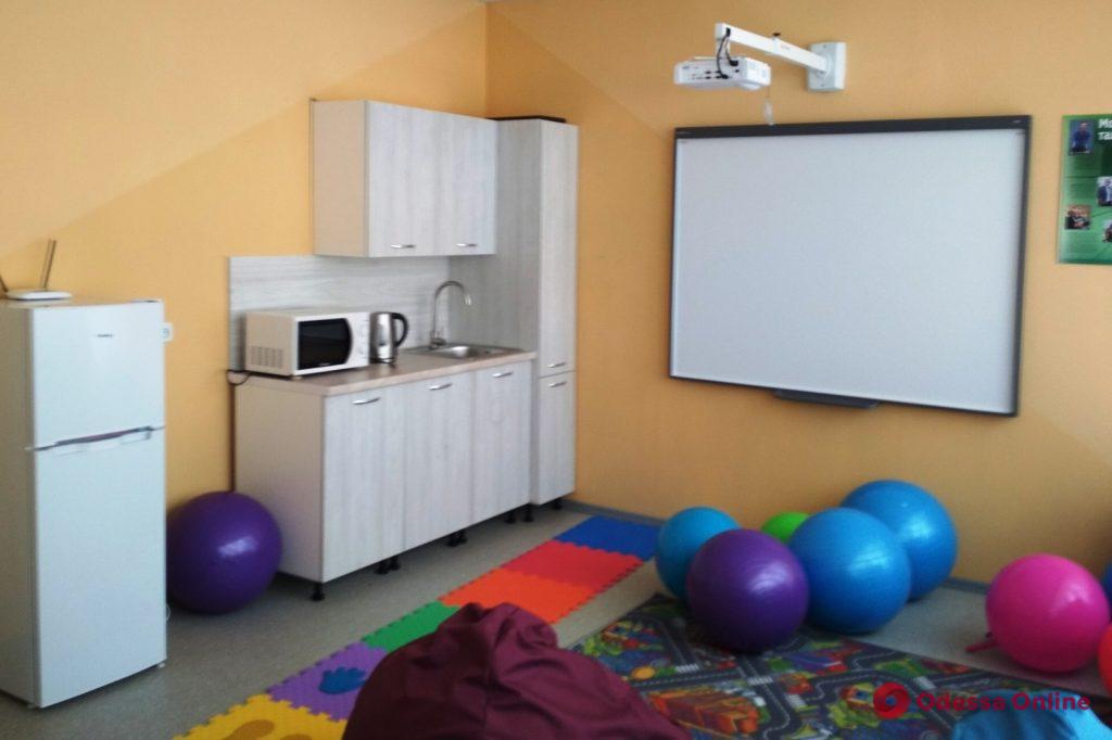 Для детей с особыми образовательными потребностями в одесских школах открыли ресурсные комнаты