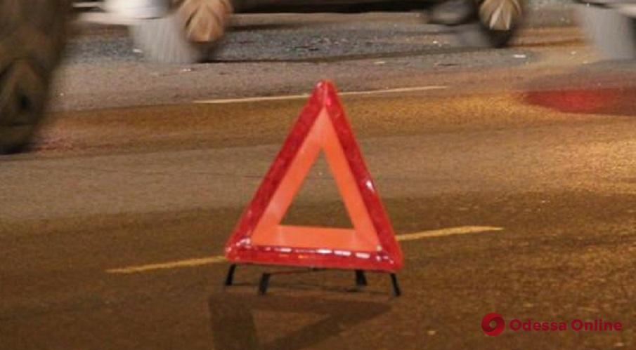 На Фонтане автомобиль Audi сбил пешехода — виновник скрылся