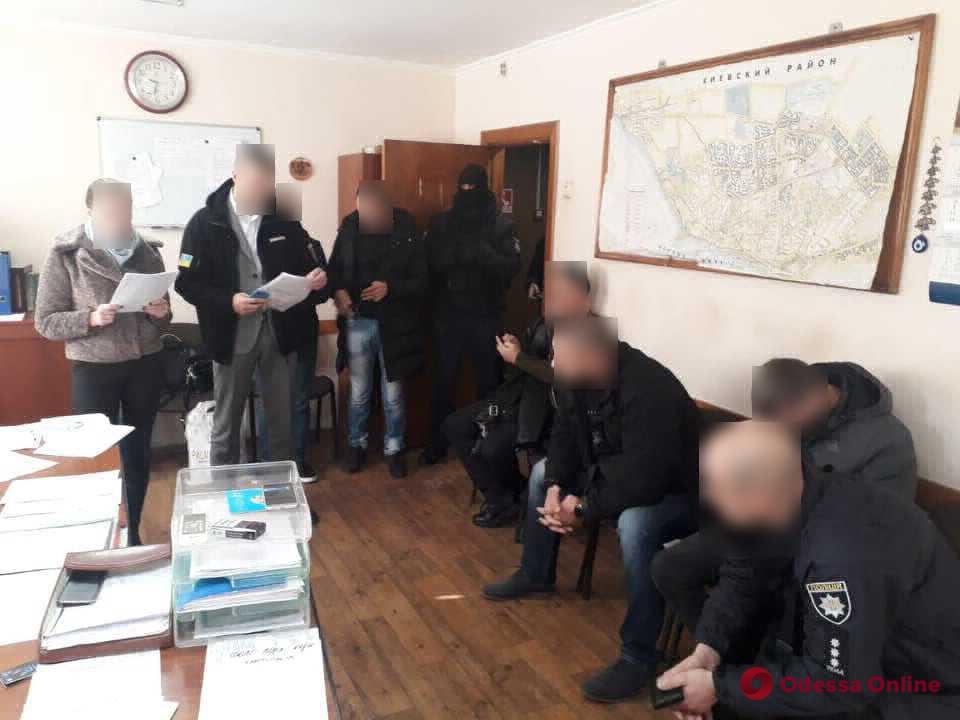 В Одессе трёх полицейских подозревают в незаконном задержании и избиении мужчины