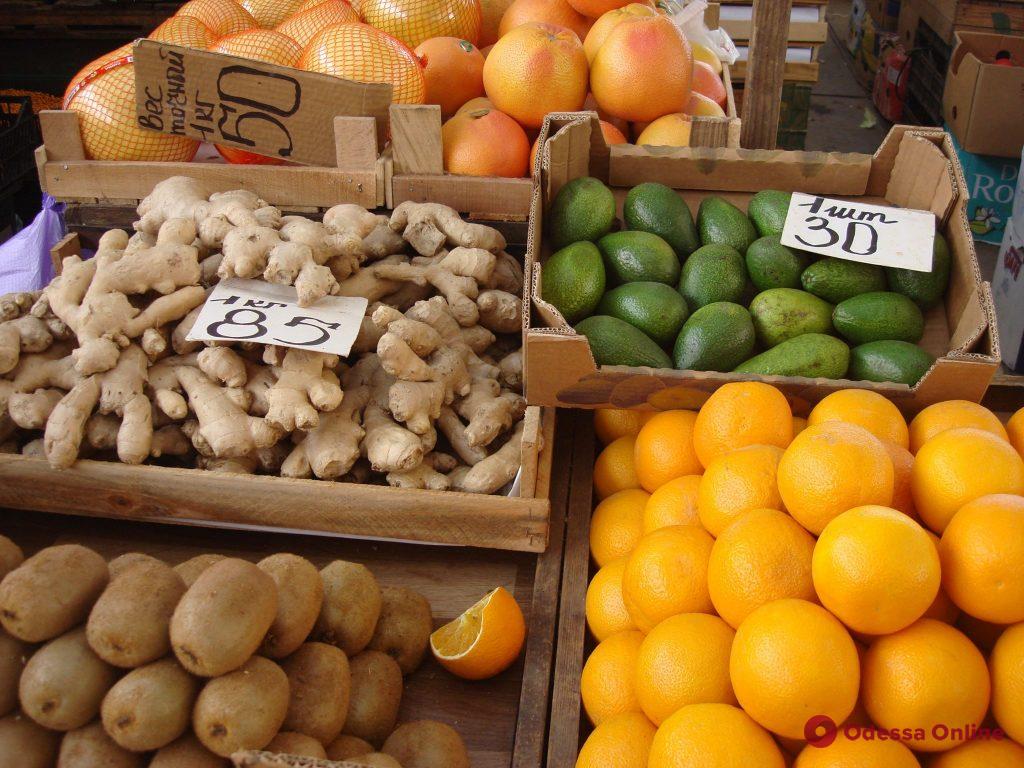 Фейхоа, клубника и ананас: воскресные цены на одесском «Привозе»