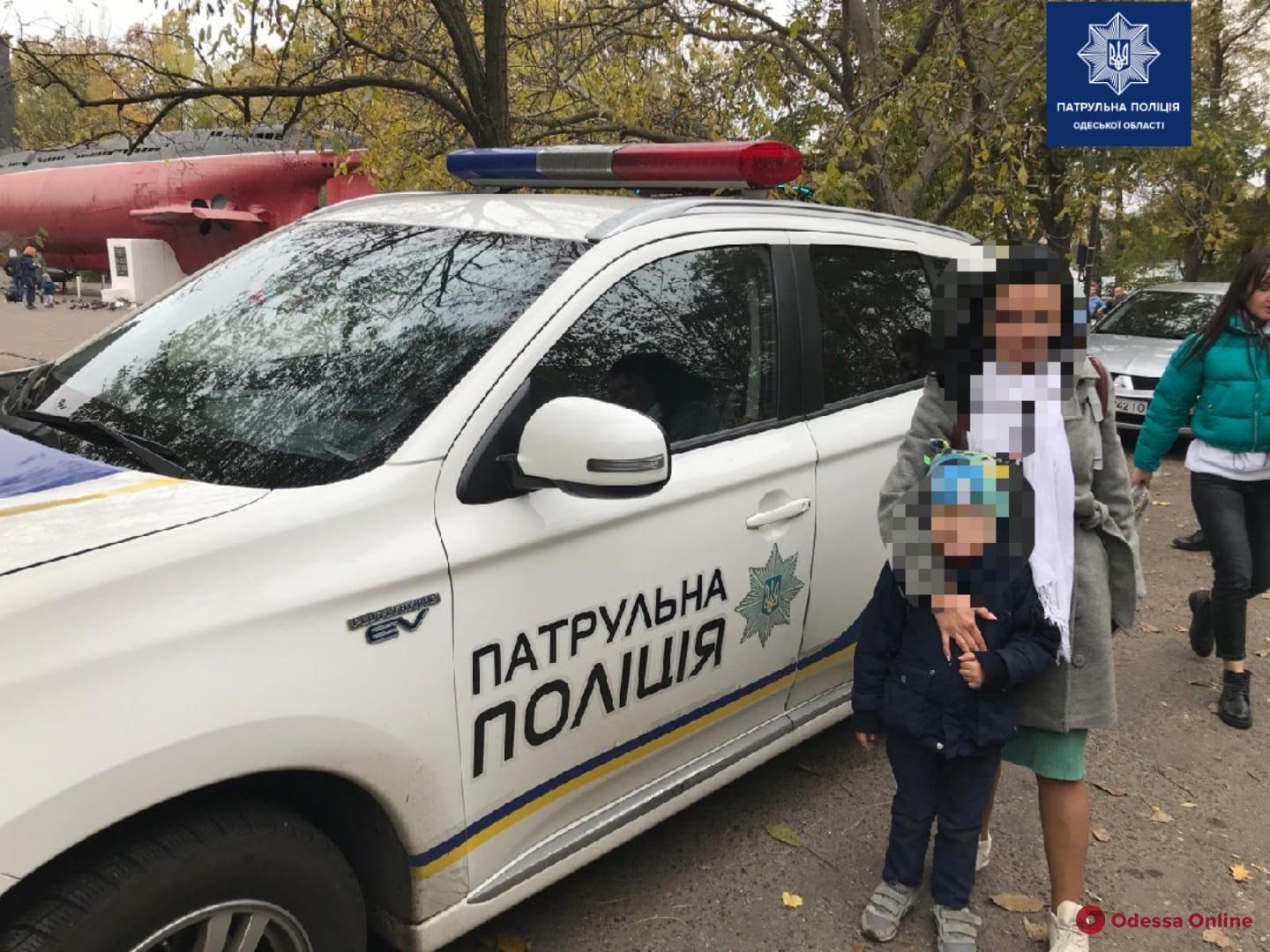 На Даче Ковалевского патрульные помогли разыскать потерявшегося ребенка