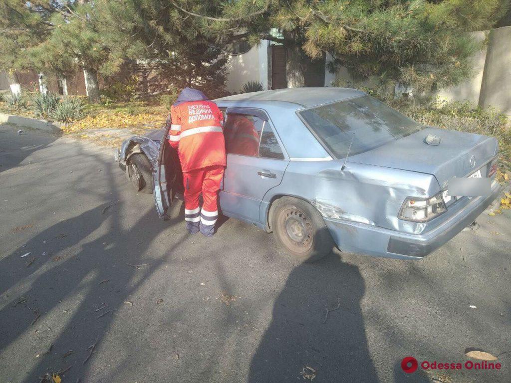 На Чубаевке столкнулись Mercedes и скорая Into-Sana — есть пострадавшие (фото)