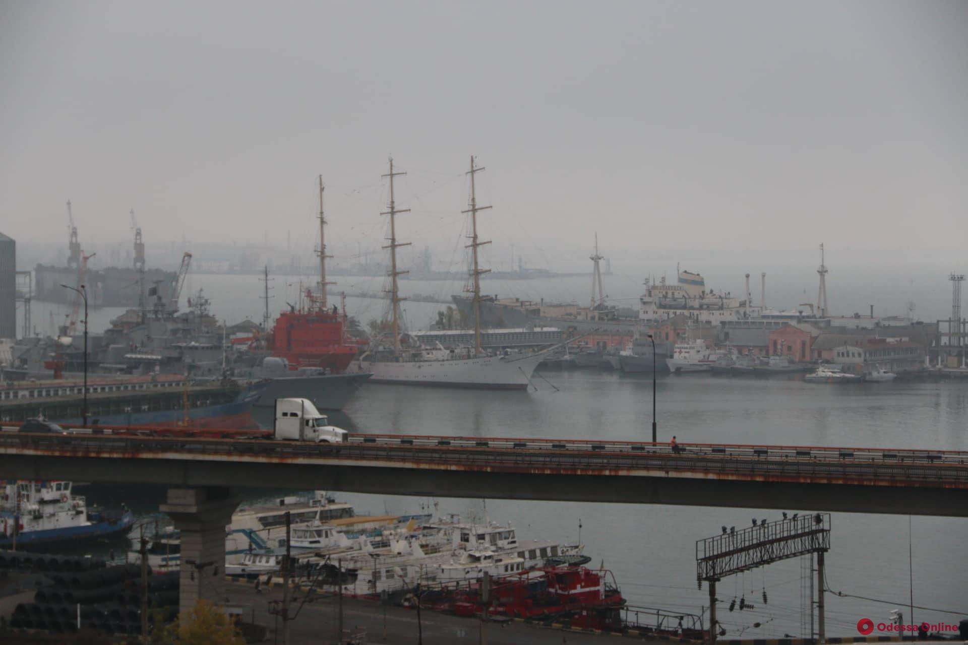 В Одесской области из-за тумана ограничена деятельность морских портов