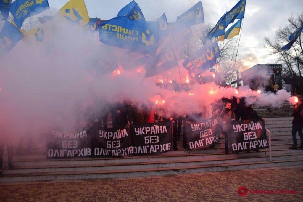 В Одессе активисты прошлись маршем против олигархов (фото)
