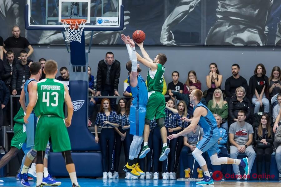 Баскетбол: «Одесса» эффектно побеждает аутсайдера, «Химик» уступает одному из лидеров