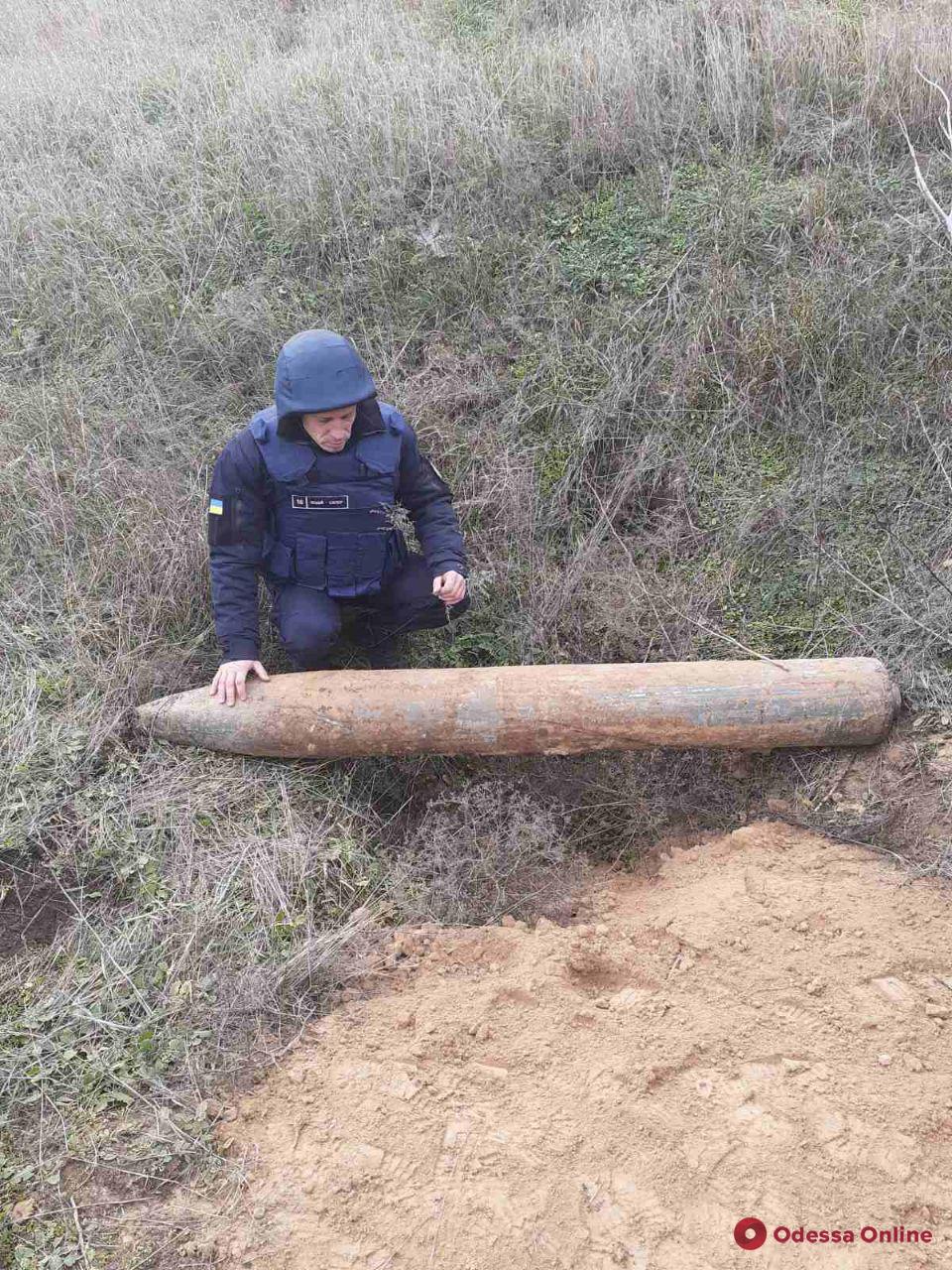 В Одесской области уничтожили реактивный снаряд (видео)