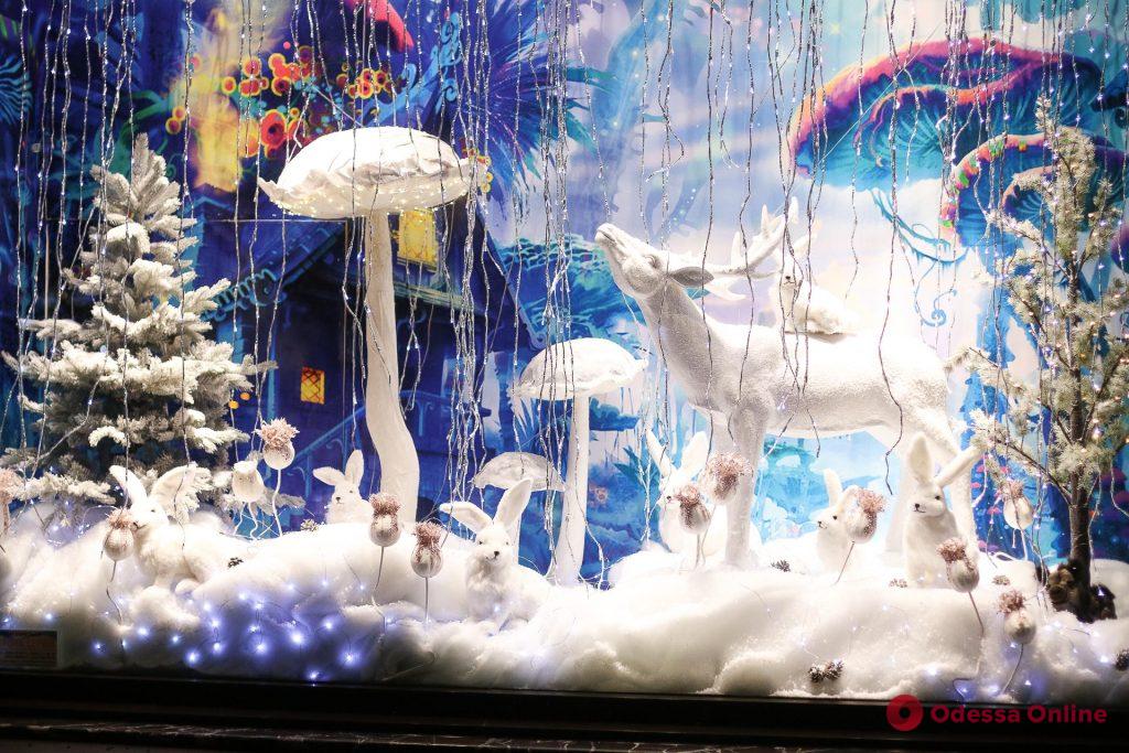 Одесса: завораживающие новогодние витрины (фоторепортаж)