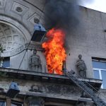 В центре Одессы горит колледж (фото, видео, обновляется)