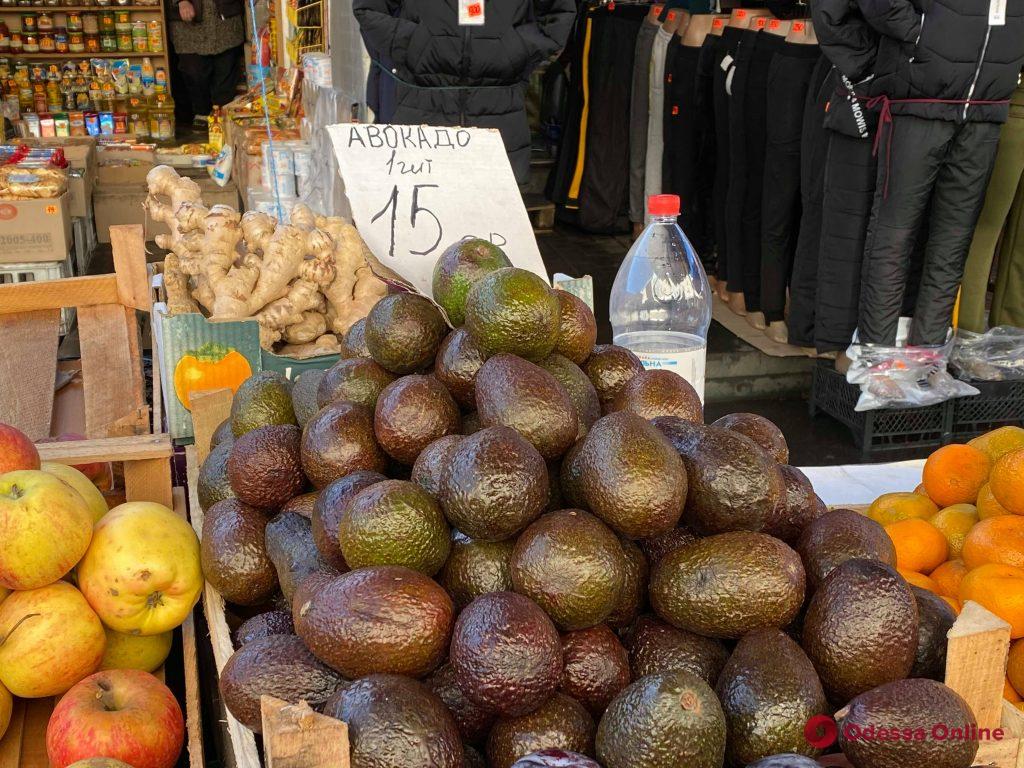Мандарины, гранаты и авокадо: воскресные цены на одесском «Привозе»