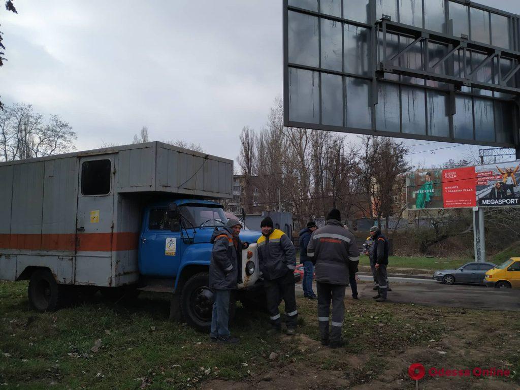 В Одессе тушили пожар в кабельном тоннеле на Водопроводной (фото, обновлено)