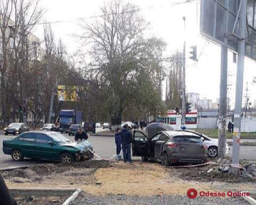 На Таирова от столкновения двух легковушек пострадала женщина-пешеход