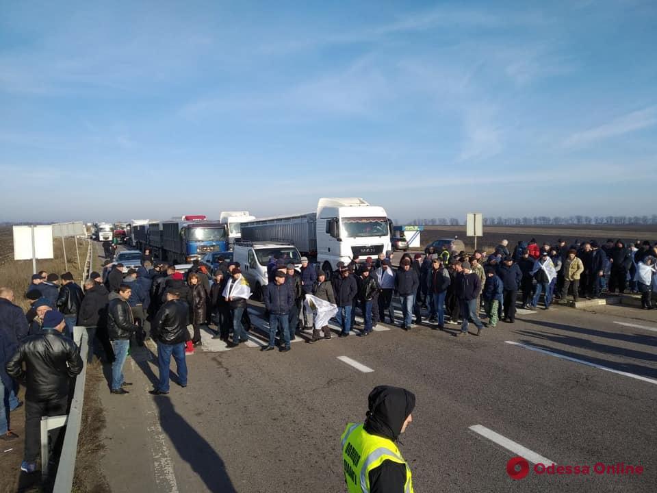 Фермеры перекрывали трассу Одесса—Киев в знак протеста против земельной реформы (видео)