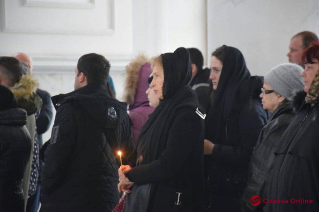 В Одессе простились с погибшим при пожаре на Троицкой 16-летним студентом