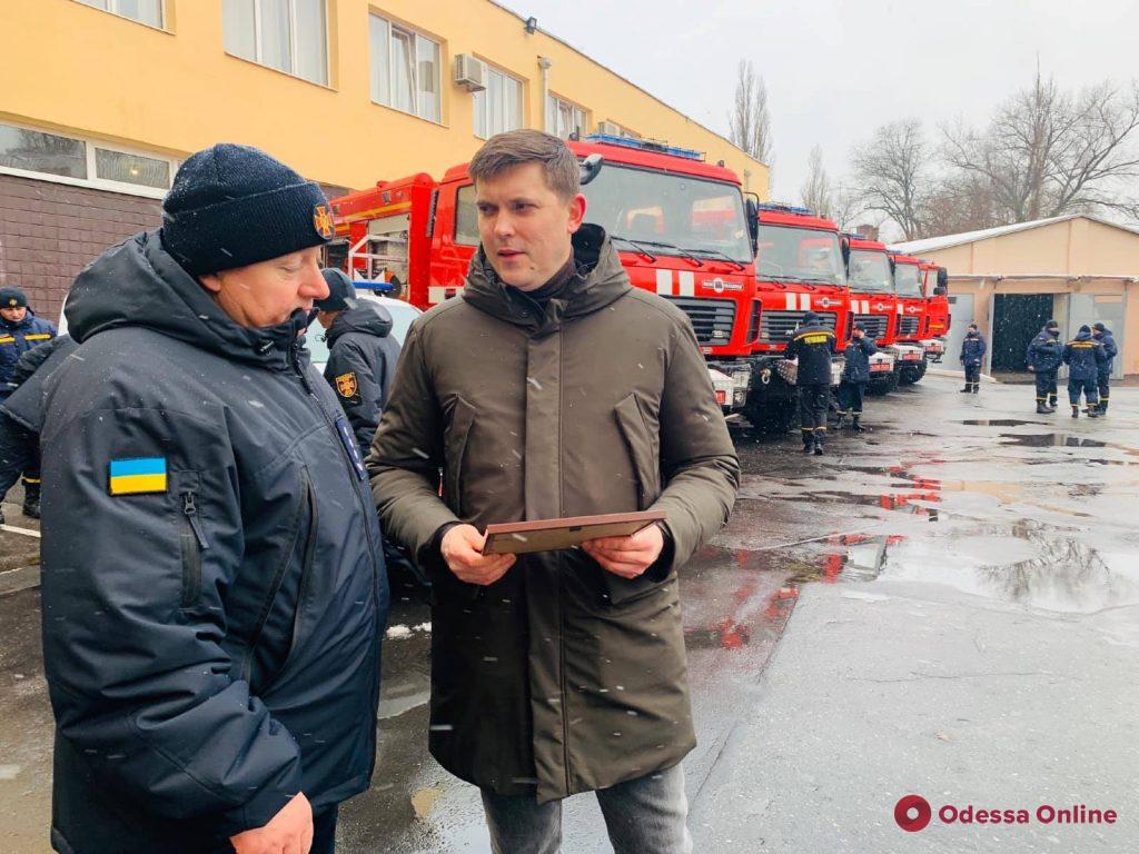Одесские спасатели получили новые пожарные машины (фото)