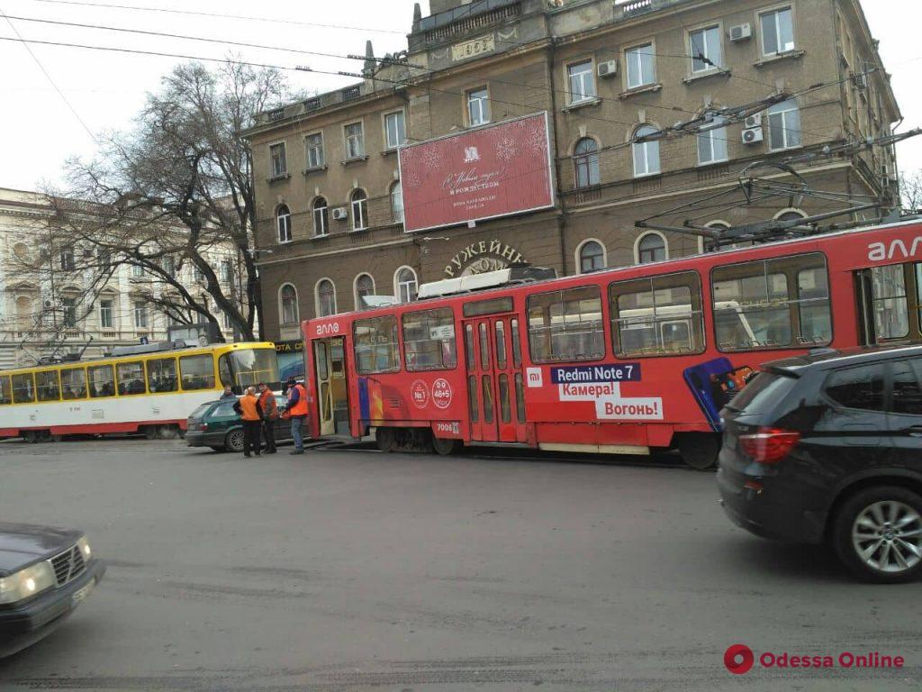 На Ришельевской стоят троллейбусы (фото)