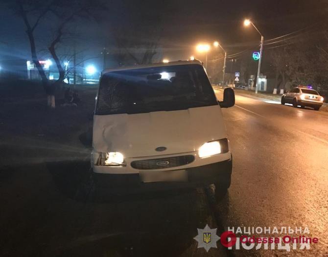 Под Одессой микроавтобус сбил насмерть пешехода
