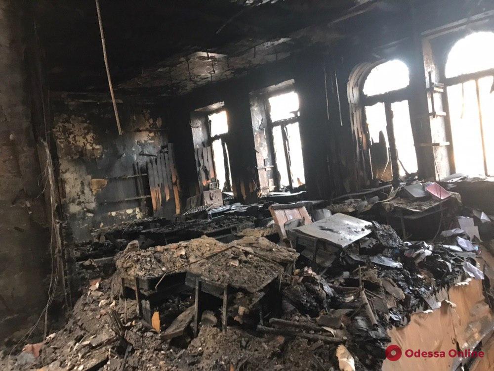 В Одессе завершили разбор завалов сгоревшего колледжа