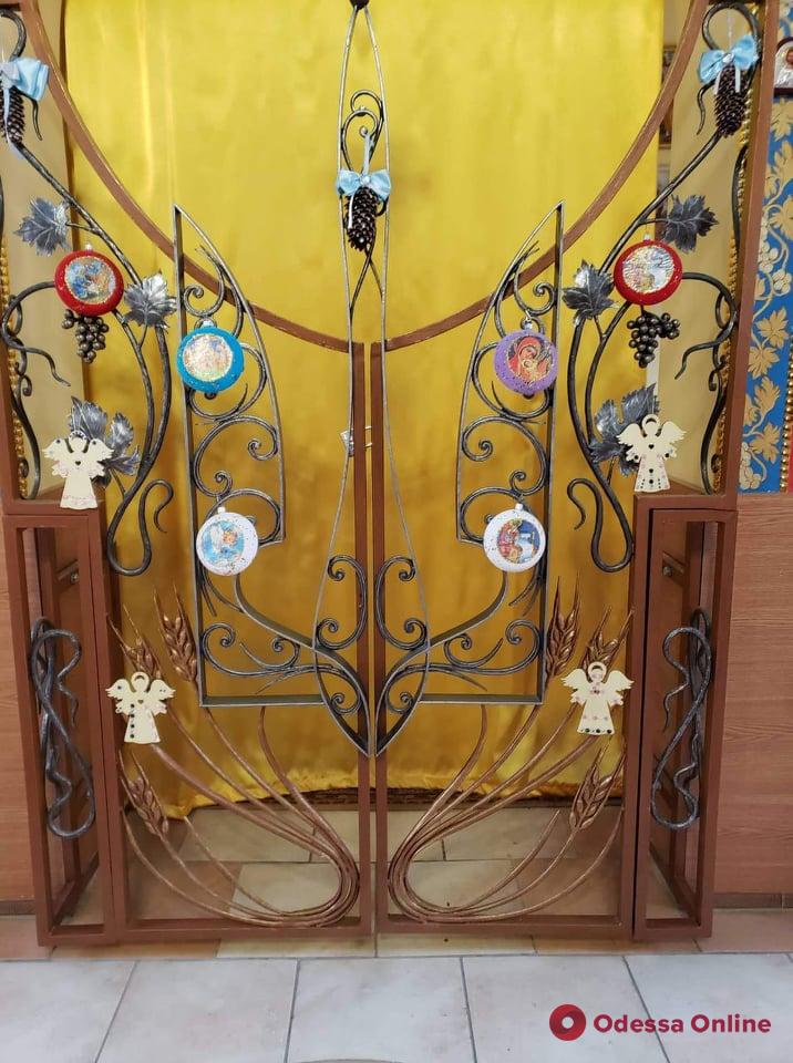 Рождественское утро в одесском храме (фоторепортаж)