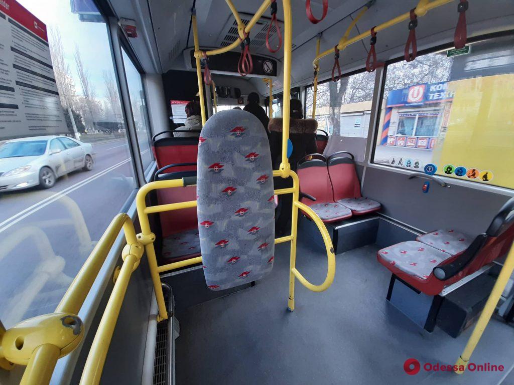 С Таирова на поселок Котовского можно добраться новыми комфортабельными автобусами (фото)