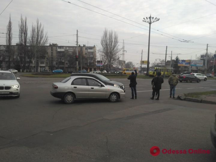 ДТП на площади Толбухина заблокировало движение троллейбусов (фото)