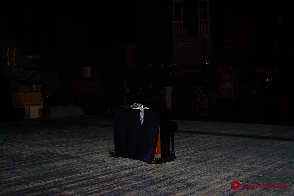 Ночная таинственная прогулка по закулисью Одесского театра музыкальной комедии (фоторепортаж)