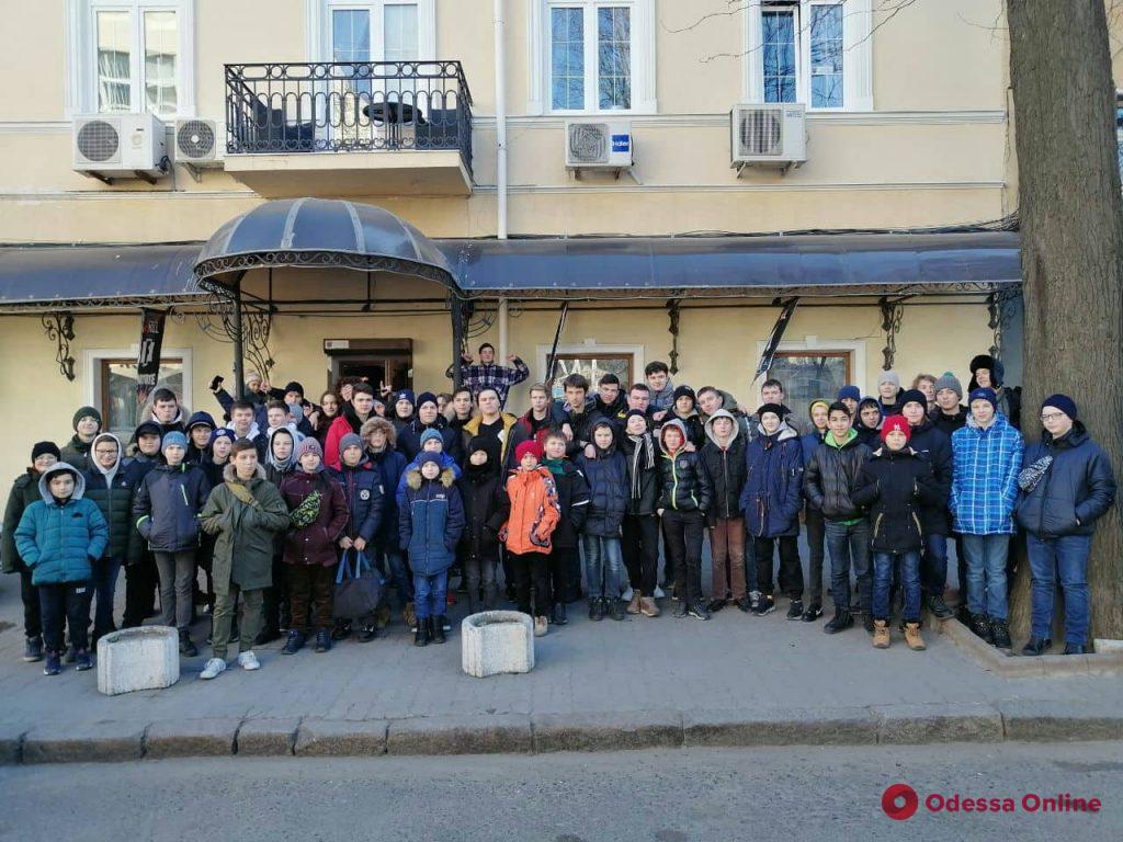 Одесские школьники устроили «перестрелку» в Красном переулке (фото)