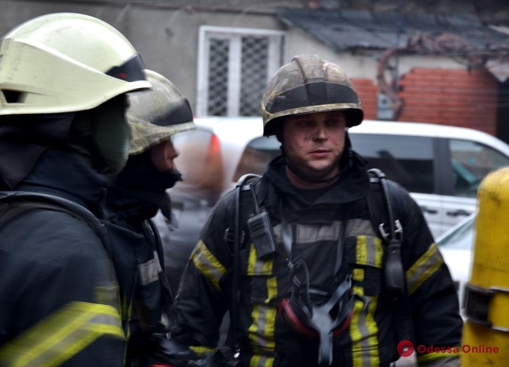 На Молдаванке тушили пожар в жилом доме (фото)