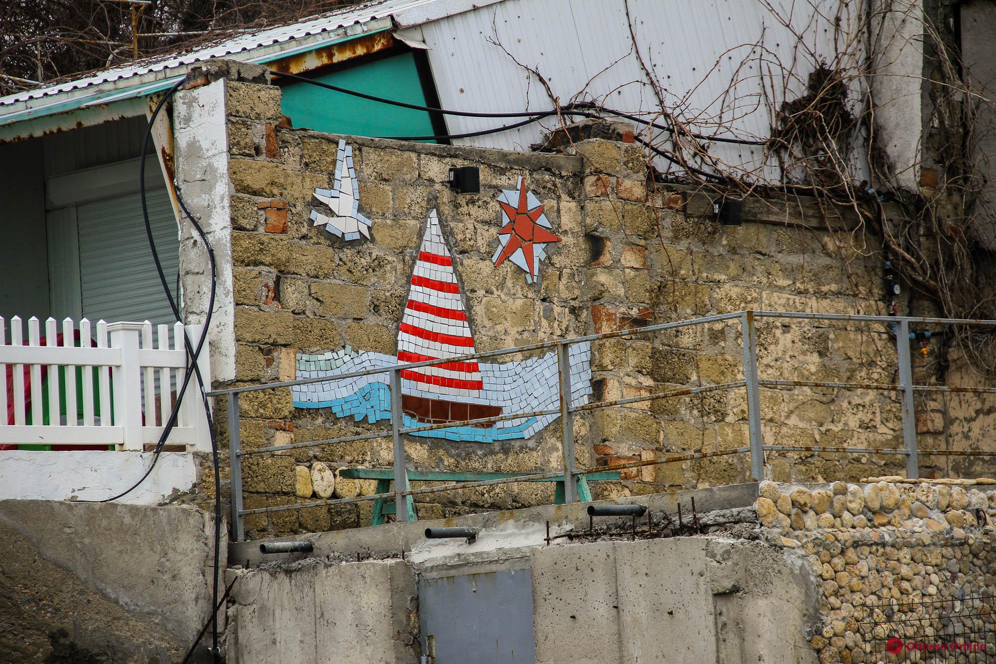 Море и ржавчина: фотопрогулка по побережью в районе Дачи Ковалевского
