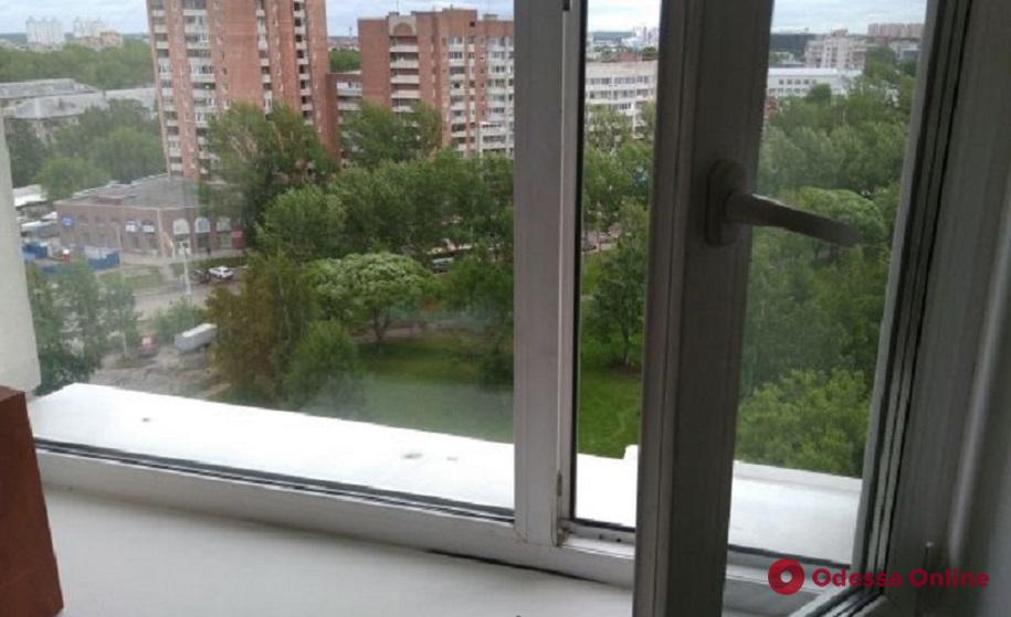 В Одессе женщина выпрыгнула из окна 14-го этажа