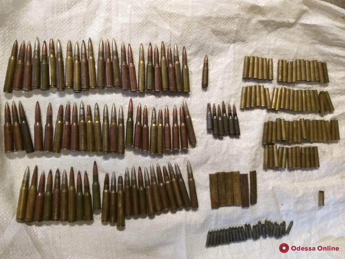 У жителя Одесской области в доме обнаружили арсенал боеприпасов (фото)