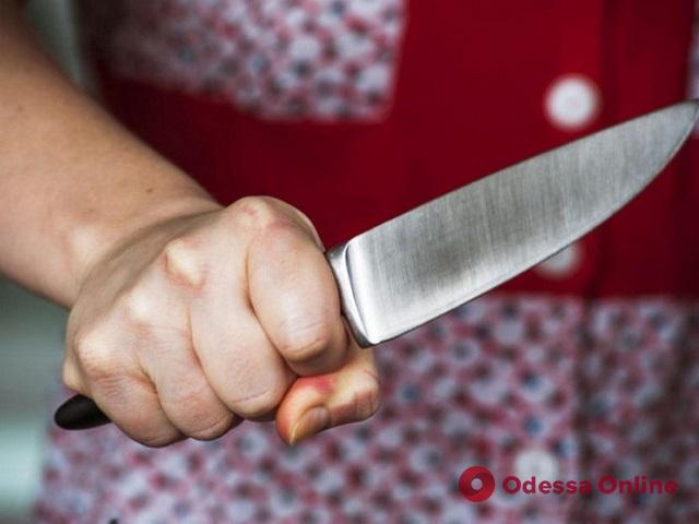 Жительница Одесской области во время пьяной ссоры ударила возлюбленного ножом в живот