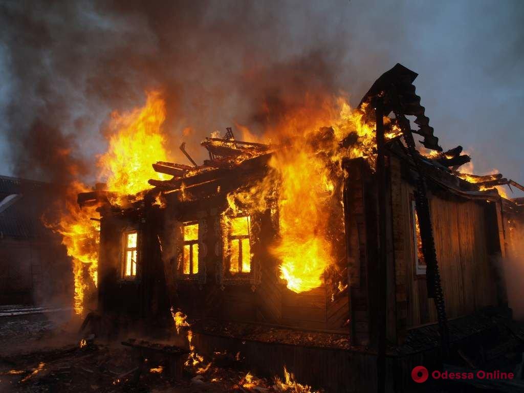 Под Одессой на берегу Днестра сгорел рыбацкий домик