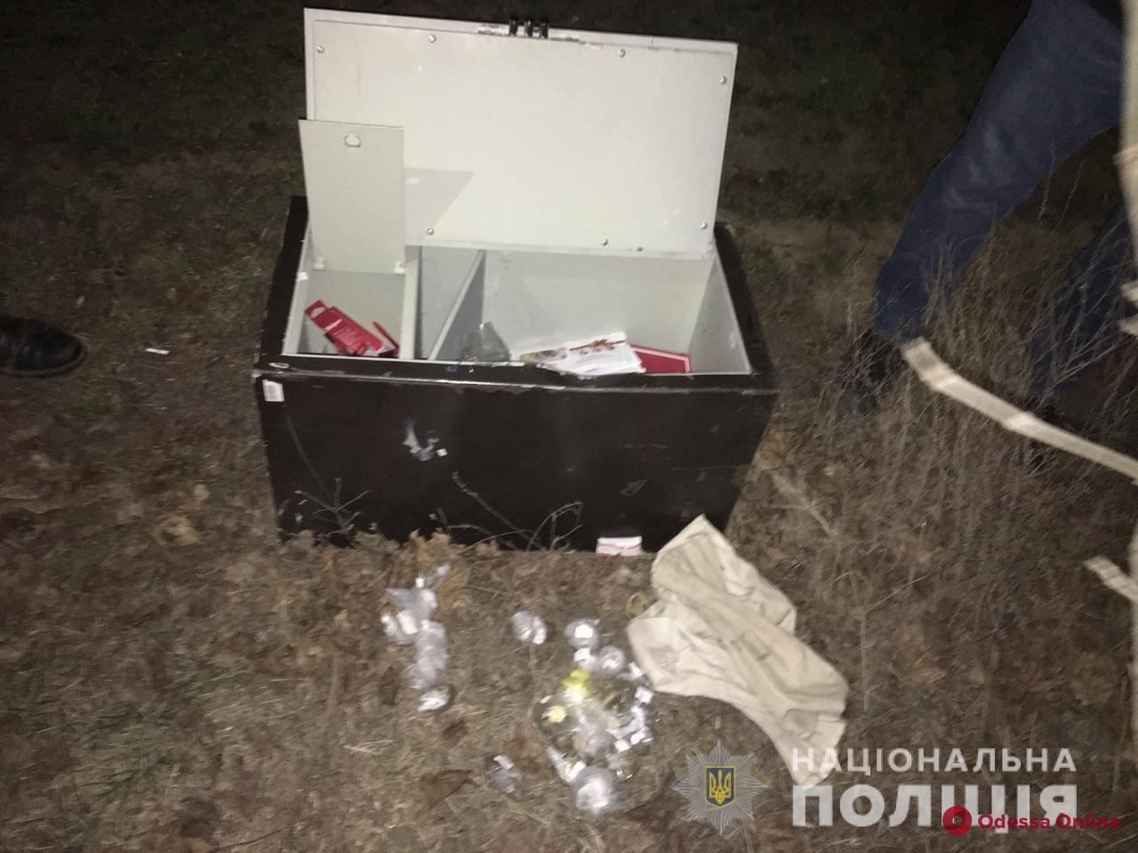 Харьковчанин украл из магазина в Одесской области сейф с деньгами