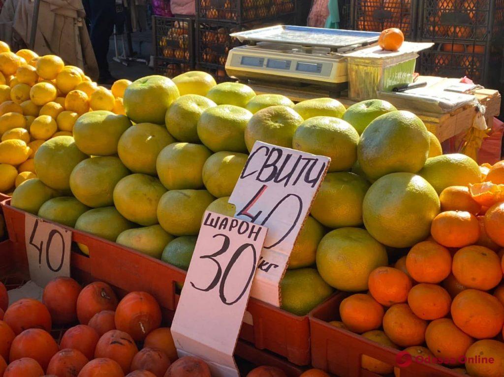 Черемша, микадо и ананас: воскресные цены на одесском «Привозе»