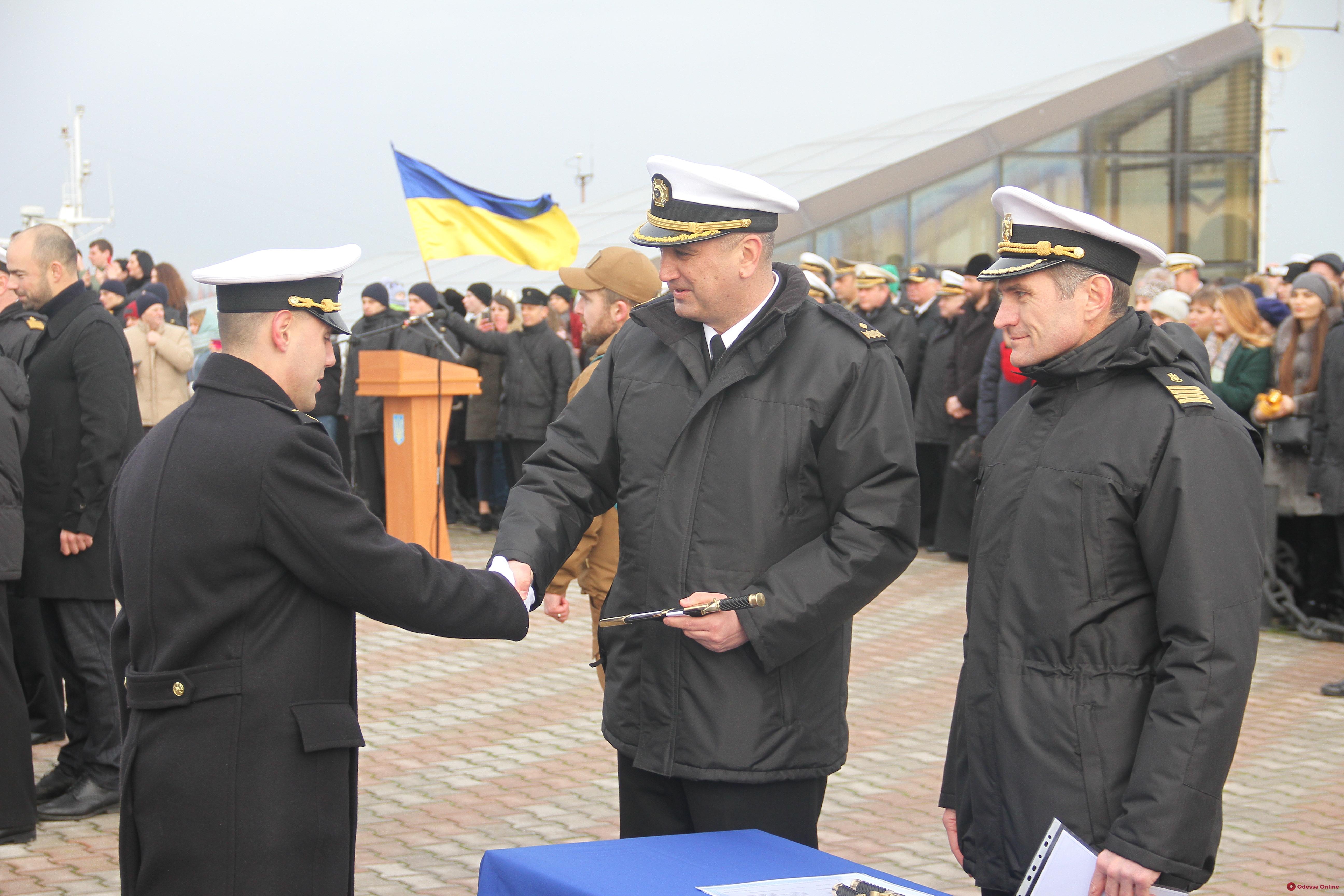 В Одессе прошла церемония выпуска лейтенантов Военно-морских сил (фото)