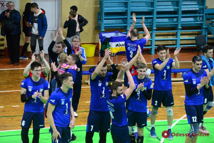 Одесские волейболисты вышли на третье место в турнирной таблице чемпионата Украины