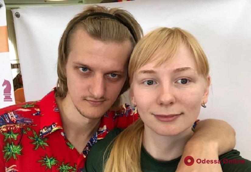 В московской квартире нашли мертвыми известного одесского шахматиста и его девушку