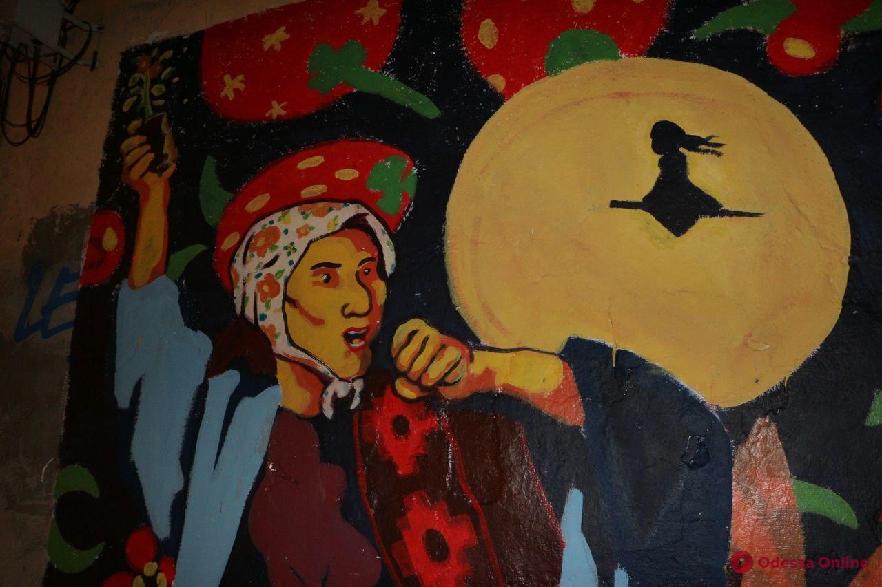 Художник из Мексики подарил одесситам рисунок на стене двухэтажки (фото)