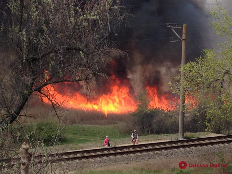 В пгт Таирово произошел крупный пожар (видео)
