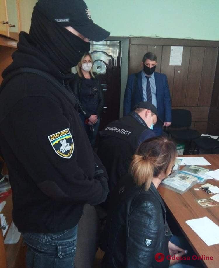 В Одесской области автоугонщица пыталась подкупить замначальника отдела полиции