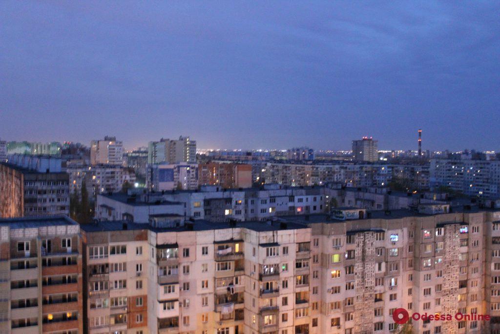 Пасмурный рассвет в Лузановке (фоторепортаж)
