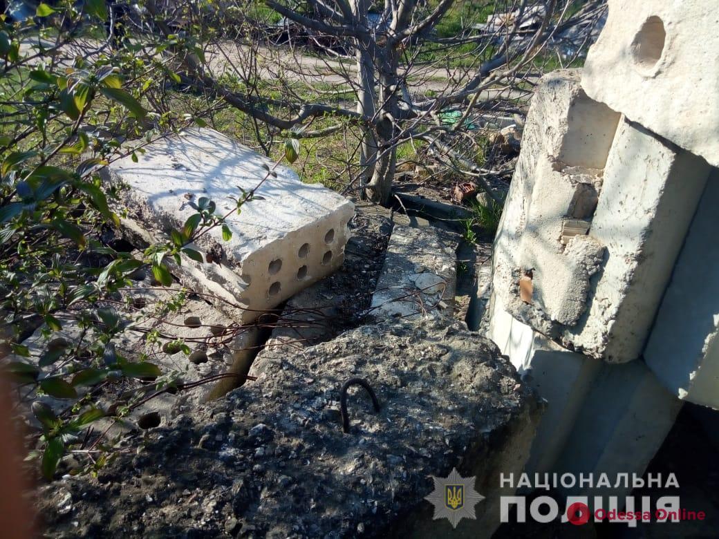 Под Одессой на детей обрушились бетонные плиты — мальчики в тяжелом состоянии